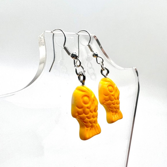 Taiyaki Earrings - Pastry Earrings - Fish Earrings - Kawaii Earrings - Picture 2 of 10